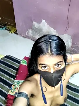 Snapshot of Thaper_Meera2 chatting on 11.30.25 Thaper Meera2 online show from 11.30.25