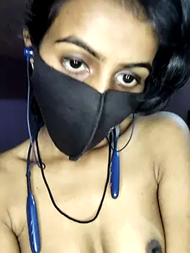 Snapshot of Thaper_Meera2 chatting on 12.22.25 Thaper Meera2 online show from 12.22.25