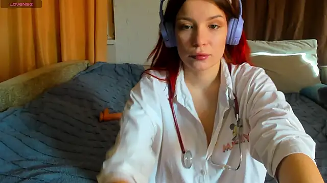 Snapshot of Eva_purrr_ chatting on 02.12.26 Eva purrr online show from 02.12.26