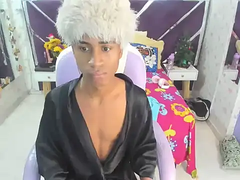 Snapshot of Santy_bigcock_01 chatting on 11.16.25 Santy bigcock 01 online show from 11.16.25