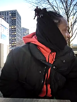 Snapshot of sweet_juicem chatting on 11.21.25 sweet juicem online show from 11.21.25