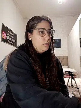Snapshot of nahiarabiel33 chatting on 06.25.26 nahiarabiel33 online show from 06.25.26