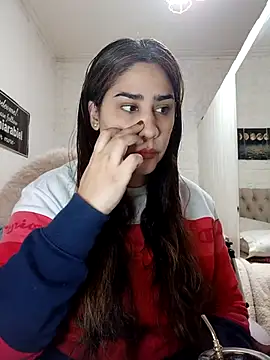 Snapshot of nahiarabiel33 chatting on 06.27.26 nahiarabiel33 online show from 06.27.26