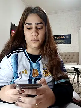 Snapshot of nahiarabiel33 chatting on 07.04.26 nahiarabiel33 online show from 07.04.26