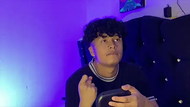 Snapshot of CyrusAndGrase chatting on 01.13.26 CyrusAndGrase online show from 01.13.26