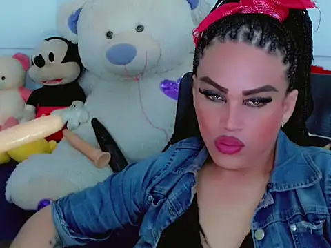 Snapshot of NharaBigCock chatting on 11.22.25 NharaBigCock online show from 11.22.25