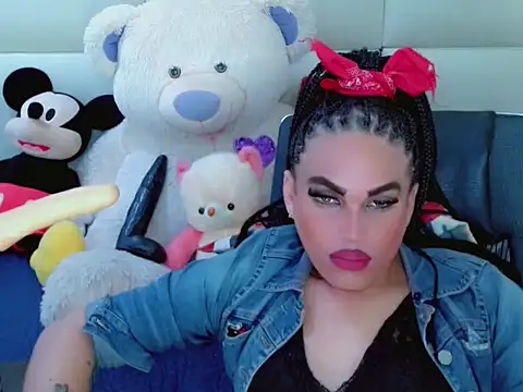 Snapshot of NharaBigCock chatting on 11.29.25 NharaBigCock online show from 11.29.25