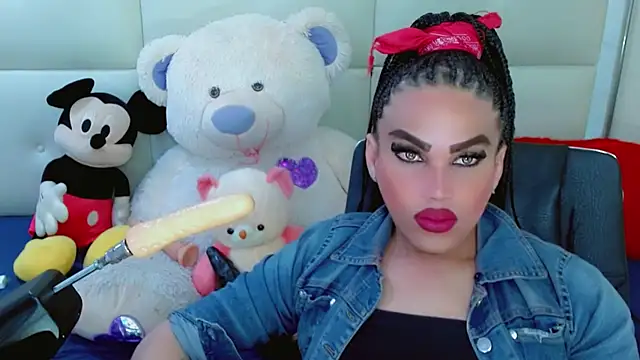 Snapshot of NharaBigCock chatting on 11.30.25 NharaBigCock online show from 11.30.25