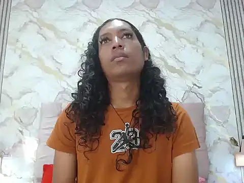 MiaCoock online show from 12.22.25