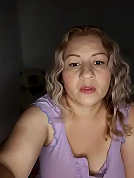 Karoline milf hot online show from 11.12.25