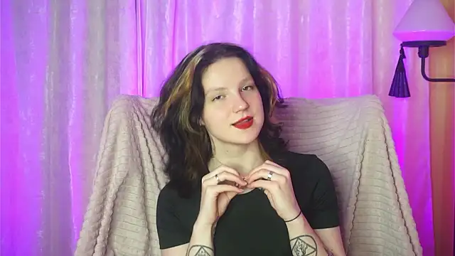 LatinaHuguenin online show from 03.12.26