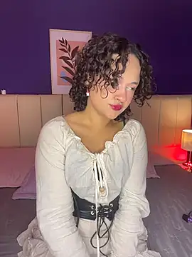 Snapshot of _sarahRose chatting on 12.14.25 sarahRose online show from 12.14.25