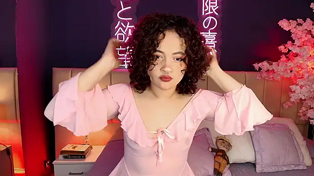 Snapshot of _sarahRose chatting on 02.14.26 sarahRose online show from 02.14.26