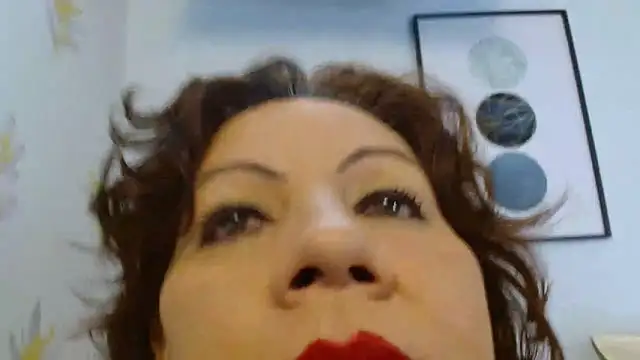 Snapshot of Rosalie_Durand chatting on 04.20.26 Rosalie Durand online show from 04.20.26