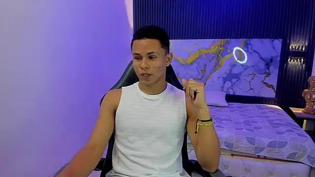 Liams18 online show from 04.06.26