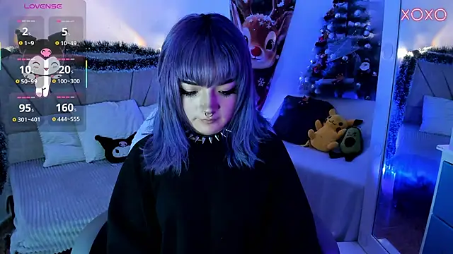 Snapshot of ravencollen chatting on 12.15.25 ravencollen online show from 12.15.25