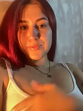 Snapshot of JimenaWhite chatting on 11.22.25 JimenaWhite online show from 11.22.25