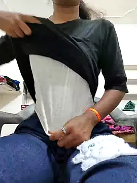 Snapshot of Isha_kumari_69 chatting on 02.21.26 Isha kumari 69 online show from 02.21.26