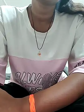 Snapshot of Isha_kumari_69 chatting on 02.22.26 Isha kumari 69 online show from 02.22.26