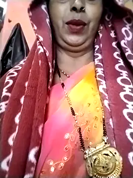 Snapshot of Hami705 chatting on 11.30.25 Hami705 online show from 11.30.25