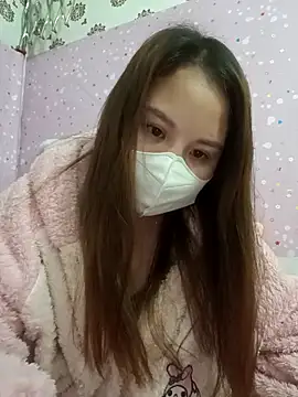 Snapshot of linh-xinh18 chatting on 11.20.25 linh-xinh18 online show from 11.20.25