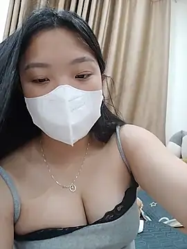 Snapshot of linh-xinh18 chatting on 07.13.26 linh-xinh18 online show from 07.13.26