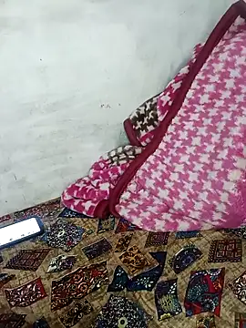 V HOT CUTE online show from 12.17.25