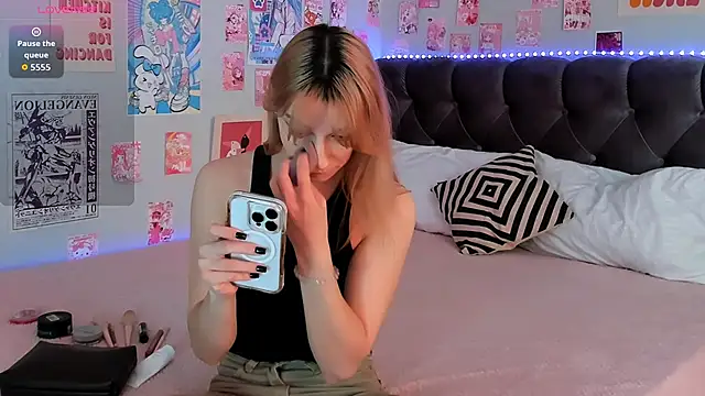 CindyMoriLove online show from 04.15.26