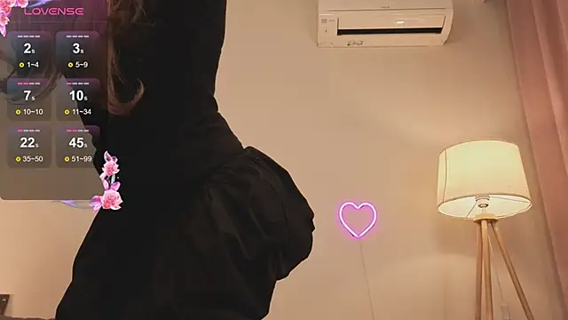 Snapshot of eirakiliana chatting on 11.28.25 eirakiliana online show from 11.28.25