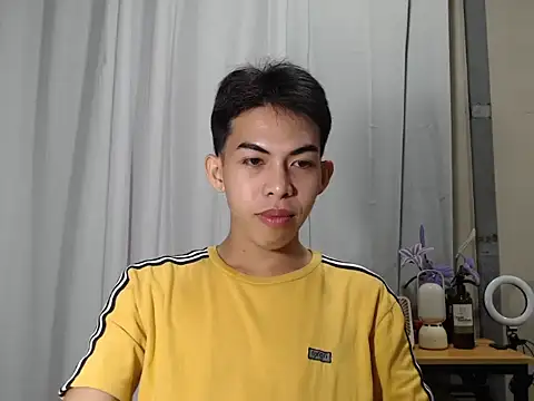 Urhotsilverboy online show from 11.30.25