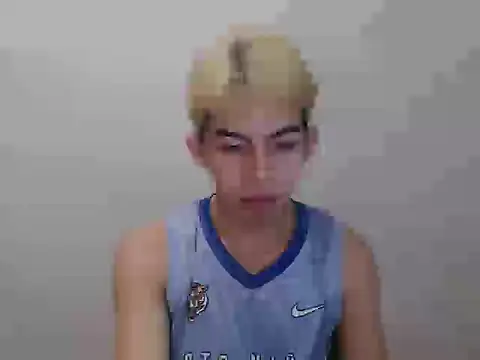 Snapshot of Urhotsilverboy chatting on 06.13.26 Urhotsilverboy online show from 06.13.26