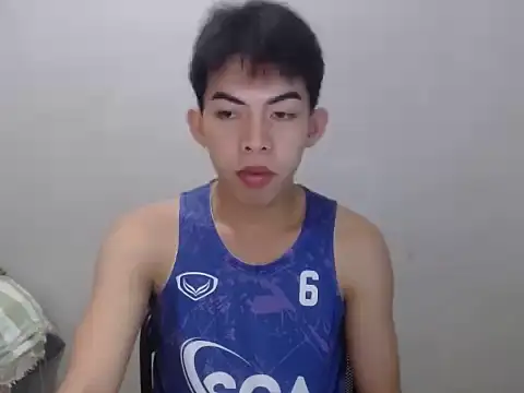 Snapshot of Urhotsilverboy chatting on 07.15.26 Urhotsilverboy online show from 07.15.26