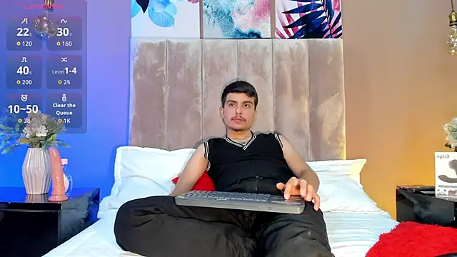 Snapshot of NicolasRey1 chatting on 11.15.25 NicolasRey1 online show from 11.15.25