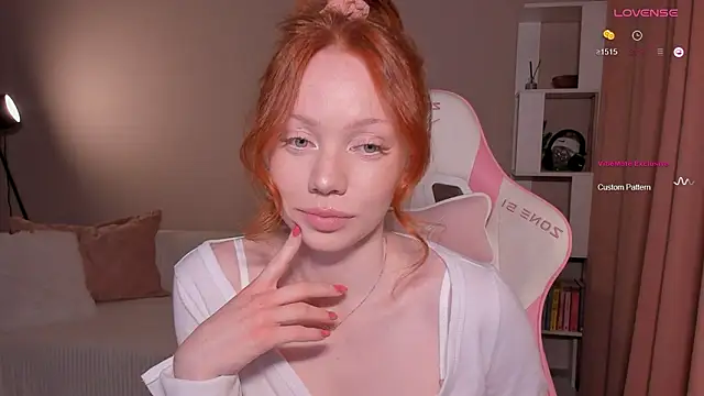 Snapshot of Elisahsthetics chatting on 03.14.26 Elisahsthetics online show from 03.14.26