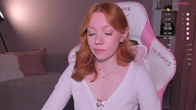 Snapshot of Elisahsthetics chatting on 05.02.26 Elisahsthetics online show from 05.02.26