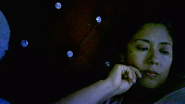 Snapshot of Zulreyna chatting on 04.28.26 Zulreyna online show from 04.28.26