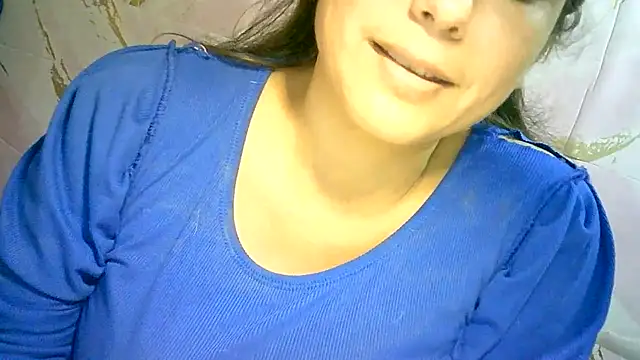 Snapshot of Zulreyna chatting on 07.16.26 Zulreyna online show from 07.16.26