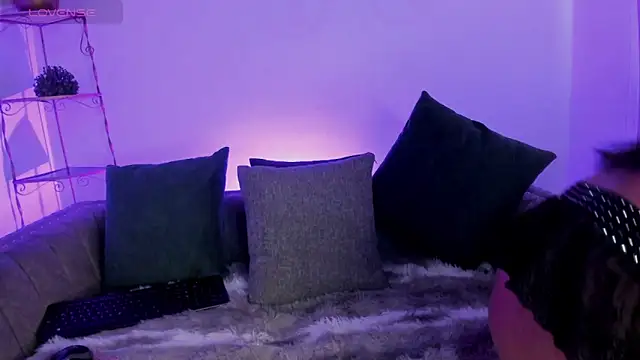 Niina26 online show from 04.15.26