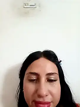 Snapshot of katalellahot03 chatting on 11.18.25 katalellahot03 online show from 11.18.25