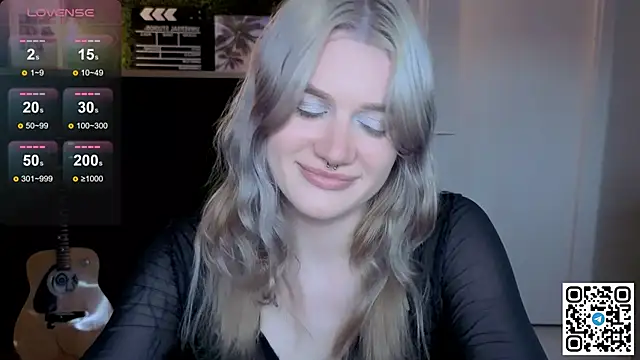 Snapshot of eshleeygreen chatting on 06.13.26 eshleeygreen online show from 06.13.26