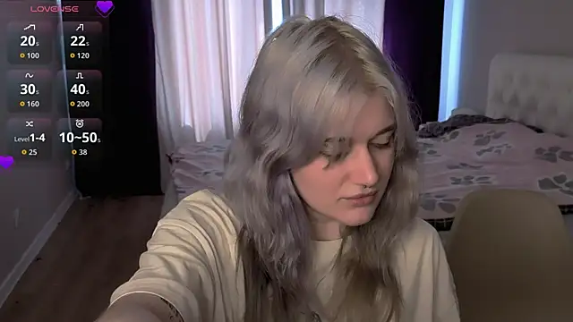 Snapshot of eshleeygreen chatting on 07.19.26 eshleeygreen online show from 07.19.26
