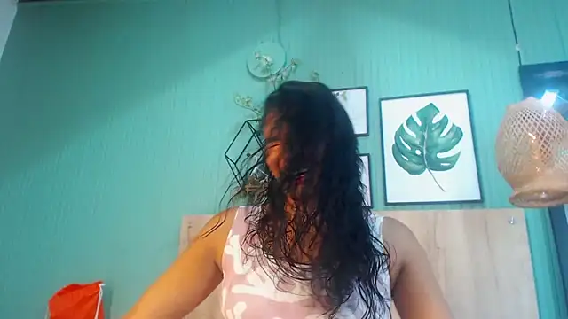 Snapshot of samanta_dream9 chatting on 11.29.25 samanta dream9 online show from 11.29.25