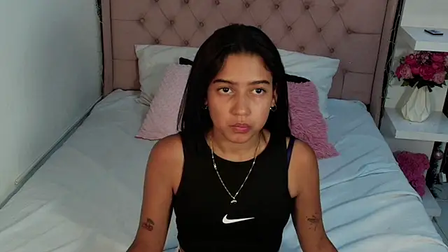 cheerry moon online show from 12.17.25