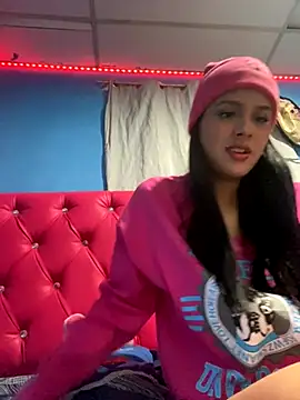 Snapshot of Chiquinquira3 chatting on 11.23.25 Chiquinquira3 online show from 11.23.25