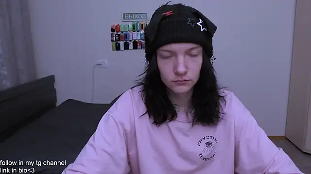 Snapshot of RaidenXL chatting on 11.26.25 RaidenXL online show from 11.26.25