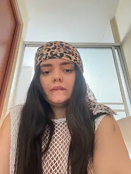 candicewest  online show from 12.21.25