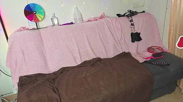 JadeStarUK online show from 11.27.25