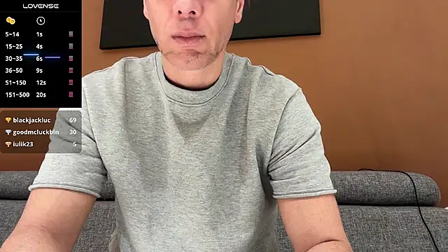 Snapshot of marcoo_x chatting on 11.28.25 marcoo x online show from 11.28.25