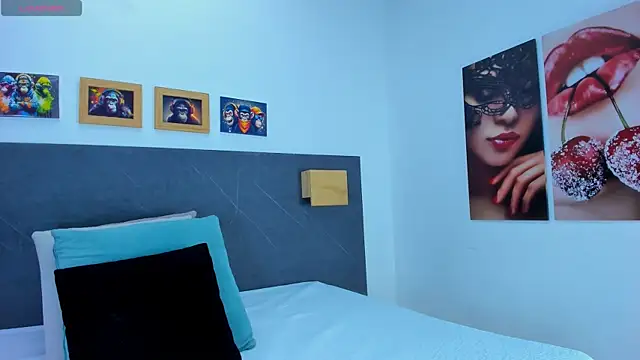 Andhrea Vale online show from 04.17.26