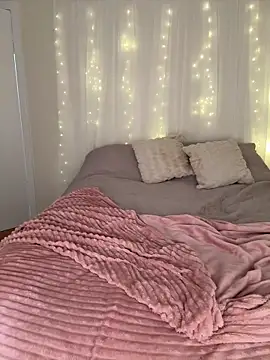 Snapshot of LillieMaee chatting on 03.22.26 LillieMaee online show from 03.22.26